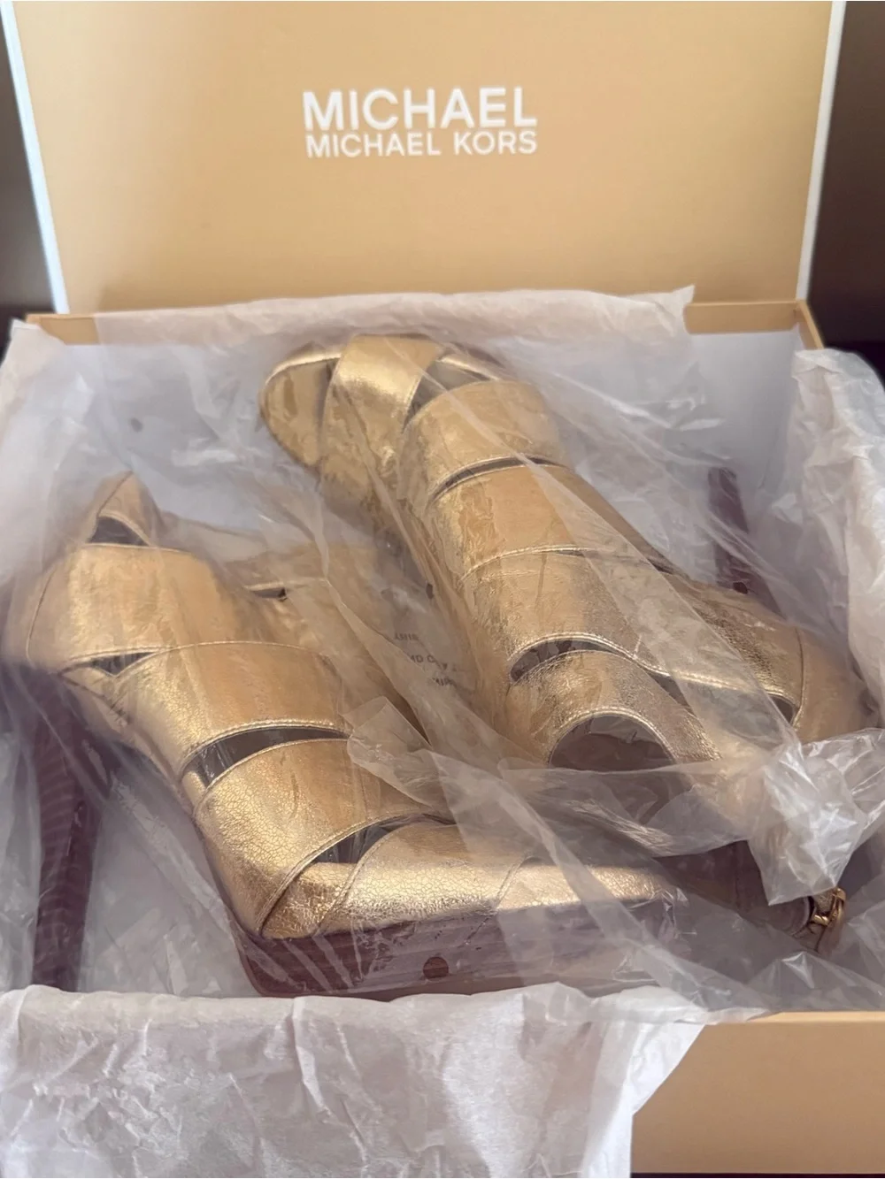 MICHAEL Michael Kors ✨GISELE✨ METALLIC GOLD LEATHER PLATFORM HEELS SIZE 10M